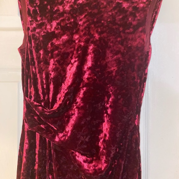Red velvet maxi dress - Picture 4 of 7